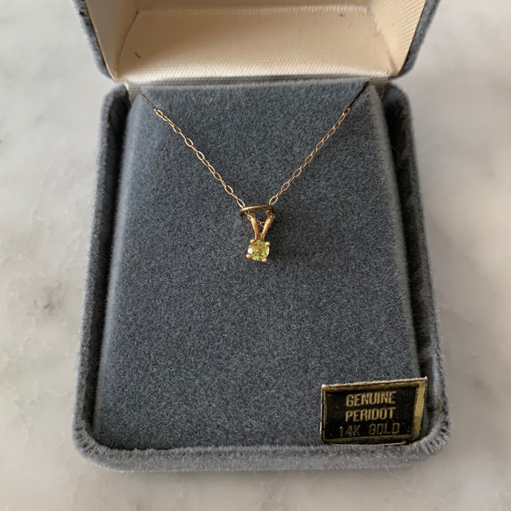 14k gold chain with Peridot Stone